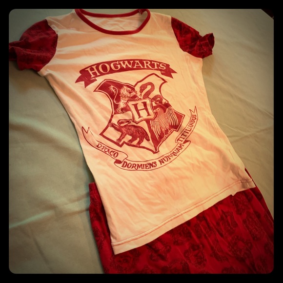 Hogwarts pjs - Picture 1 of 2